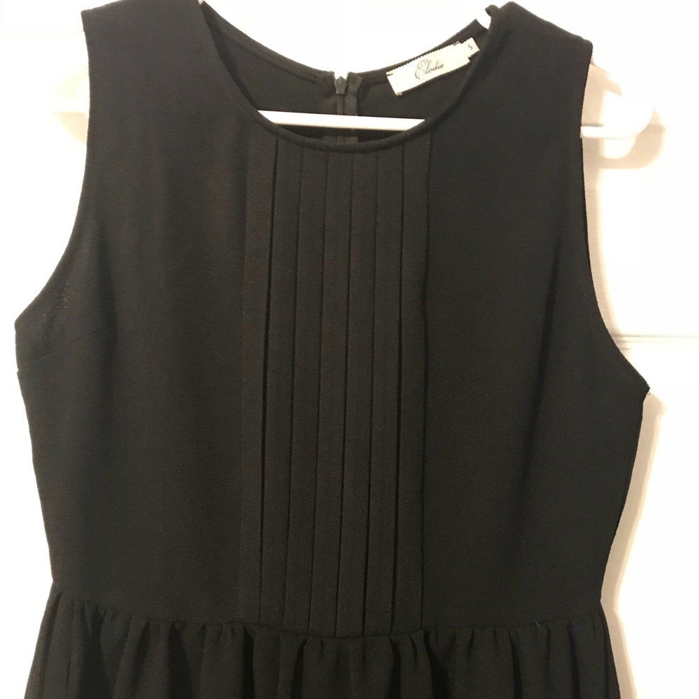 Short black dress - Picture 2 of 3